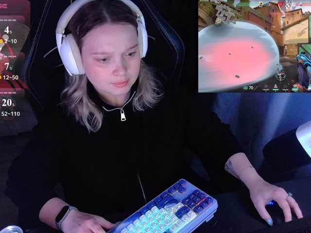 AlinaAdams live cam preview