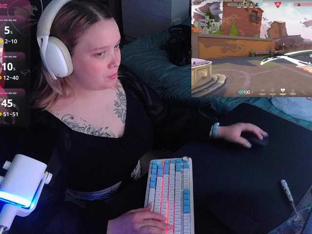 AlinaAdams live webcam show