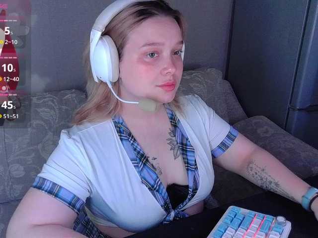 AlinaAdams live cam on BongaCams