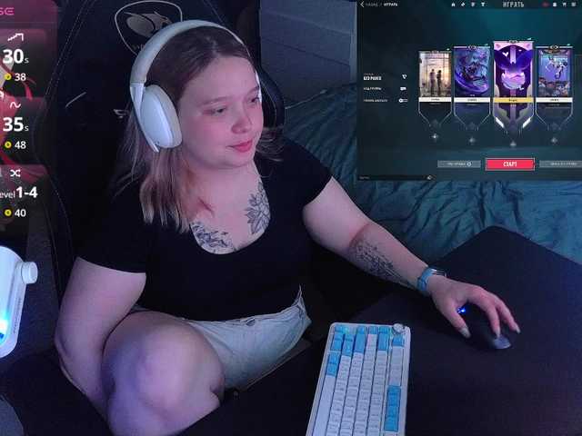 AlinaAdams live webcam show