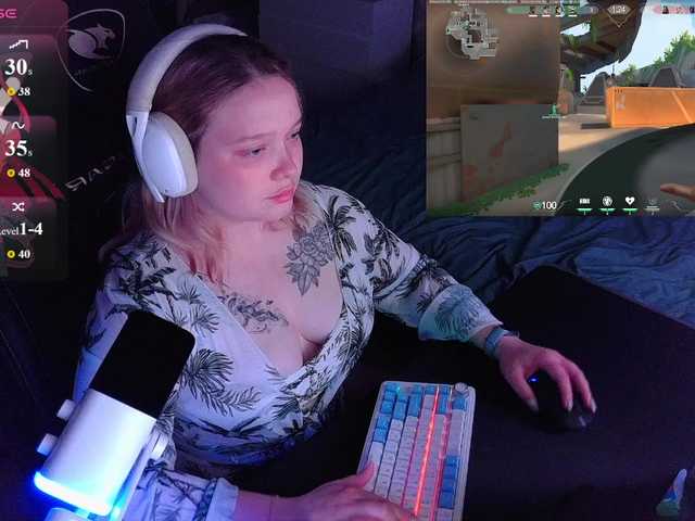 AlinaAdams live webcam show