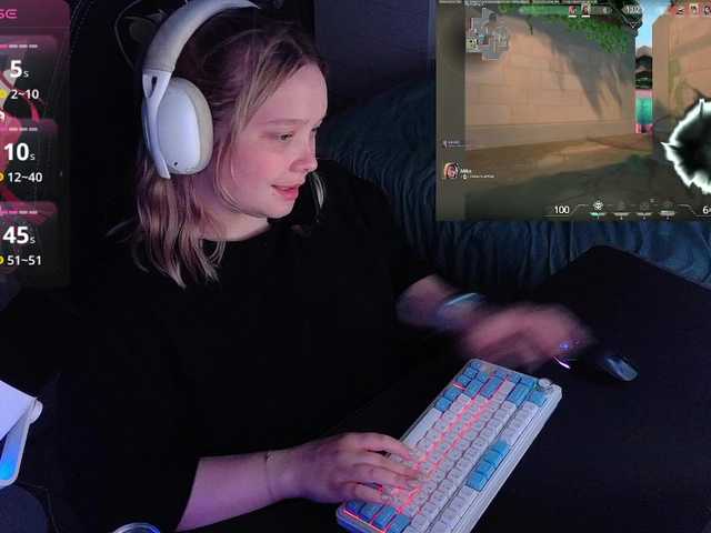 AlinaAdams live webcam show