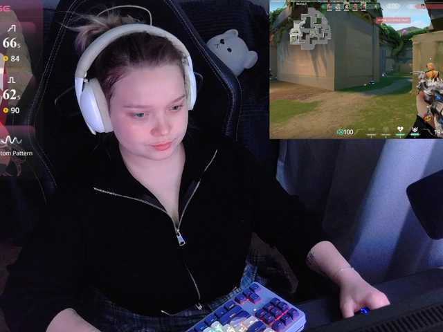 AlinaAdams live cam on BongaCams
