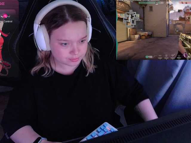 AlinaAdams live cam