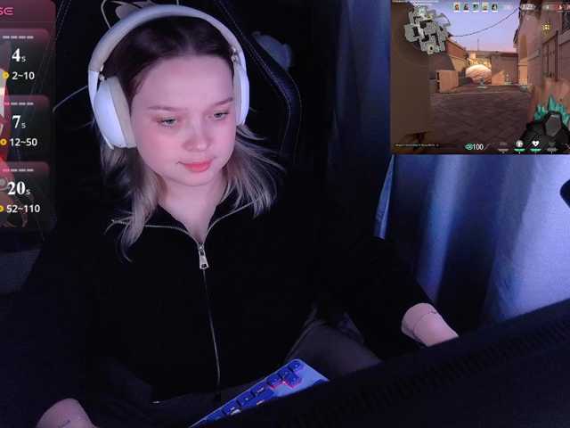 AlinaAdams, live now on BongaCams