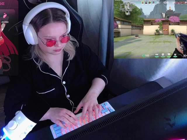 AlinaAdams live cam on BongaCams