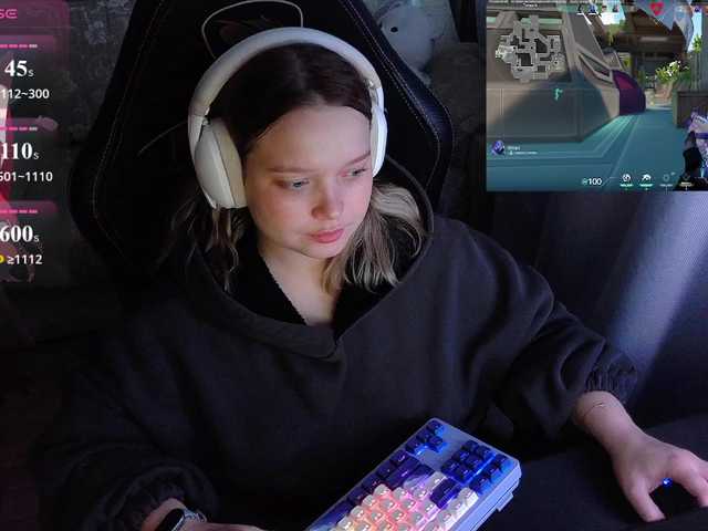 AlinaAdams live cam on BongaCams