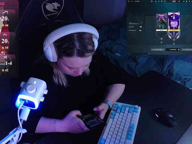 AlinaAdams webcam