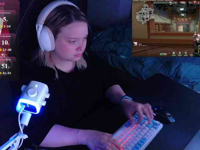 AlinaAdams webcam