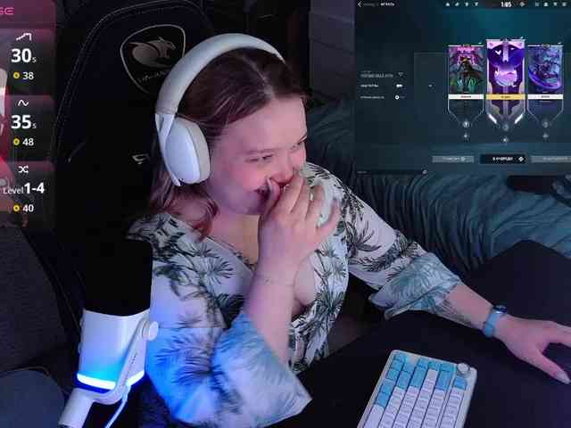 AlinaAdams webcam
