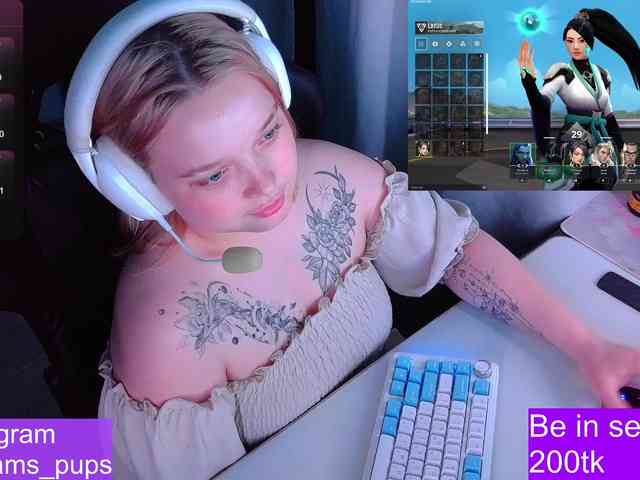 AlinaAdams webcam