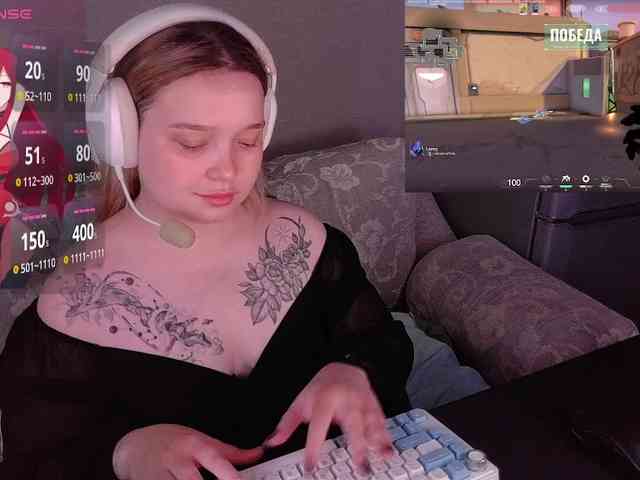 AlinaAdams webcam