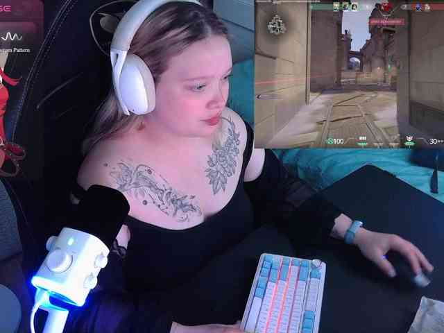 AlinaAdams webcam