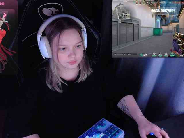 AlinaAdams webcam