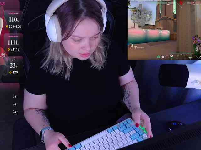 alinaadams's live room