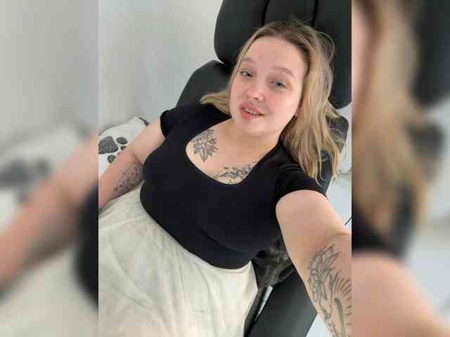 AlinaAdams webcam