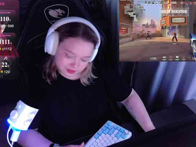 AlinaAdams webcam