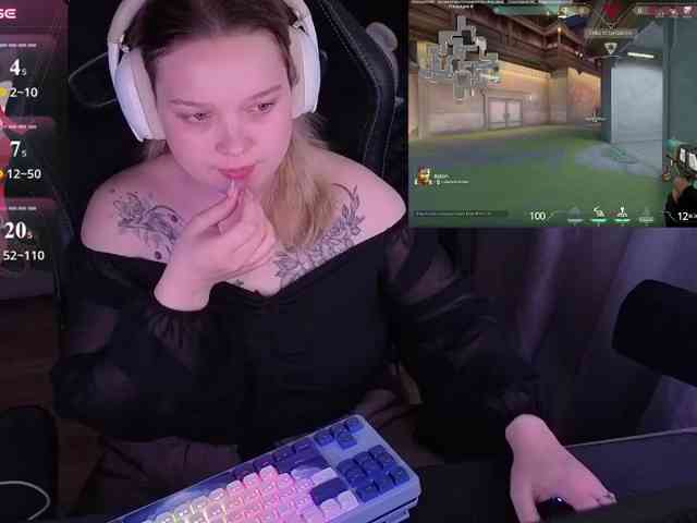 AlinaAdams webcam