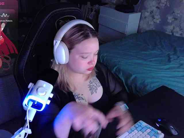 AlinaAdams webcam