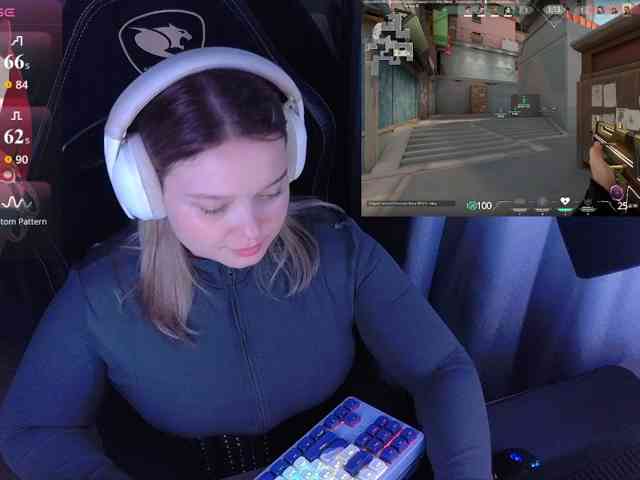 AlinaAdams webcam