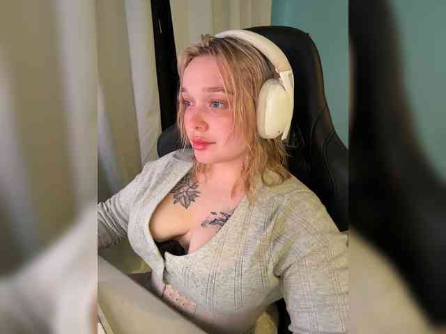 AlinaAdams webcam