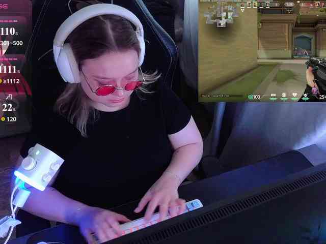 AlinaAdams webcam