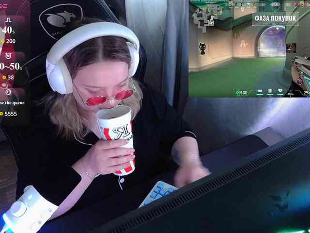 AlinaAdams webcam
