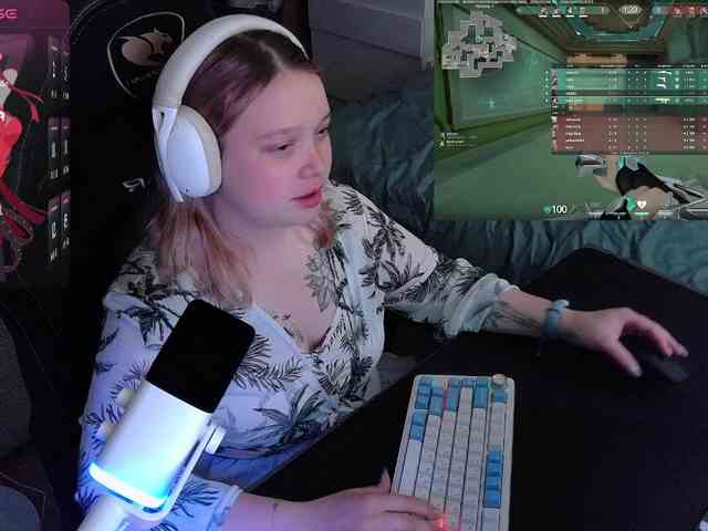 AlinaAdams webcam