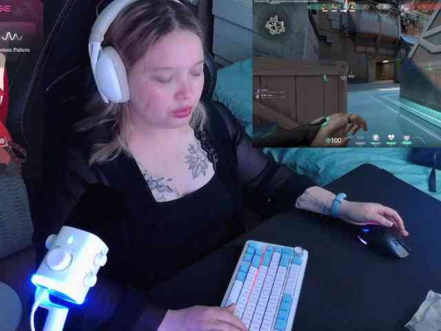 AlinaAdams webcam
