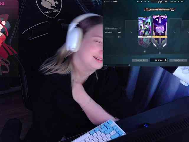 AlinaAdams webcam