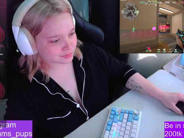 AlinaAdams webcam