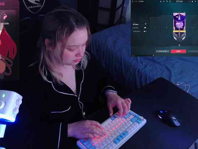 AlinaAdams webcam