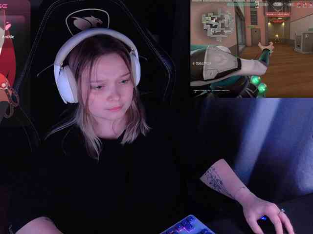 AlinaAdams webcam