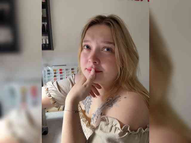 AlinaAdams webcam