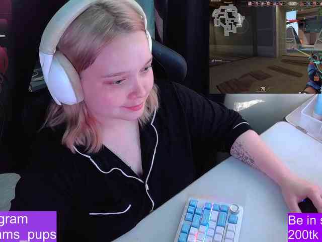 AlinaAdams webcam