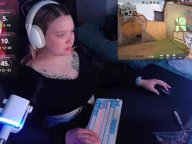 AlinaAdams webcam