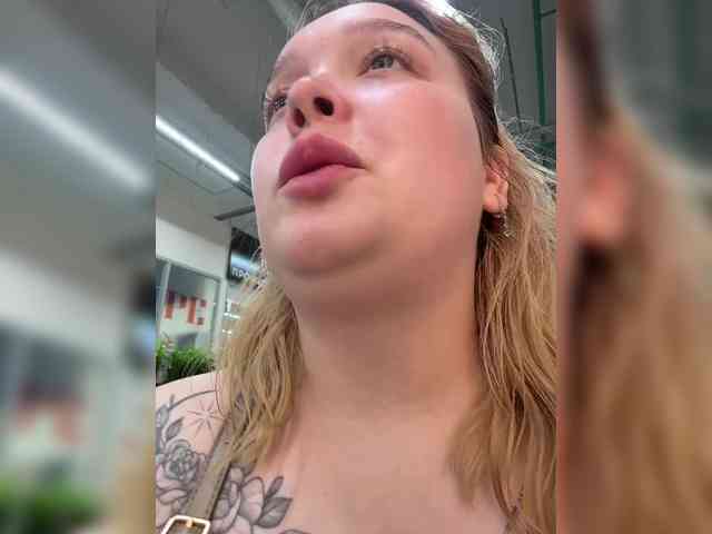 AlinaAdams webcam