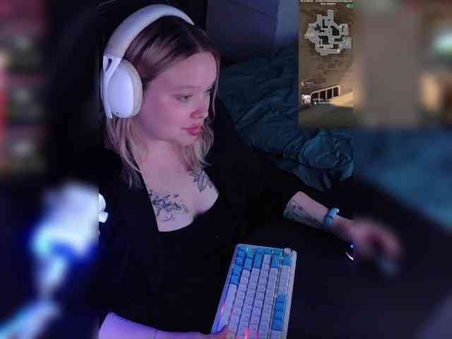 AlinaAdams webcam