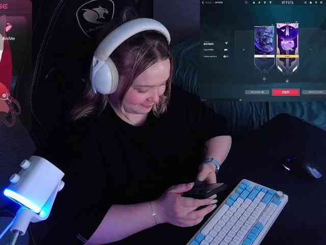 AlinaAdams Live Webcam on BongaCams