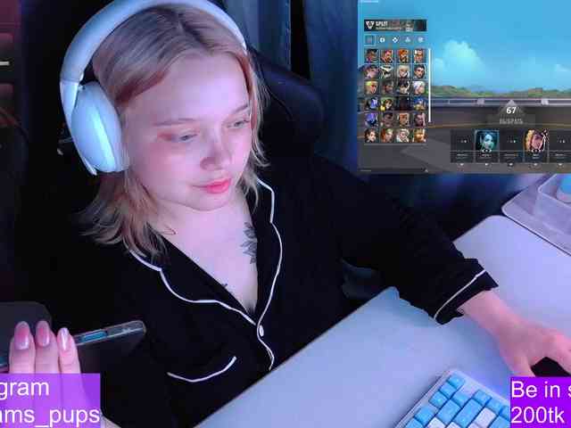 AlinaAdams webcam