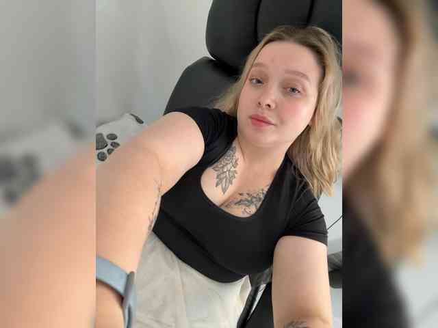 AlinaAdams webcam
