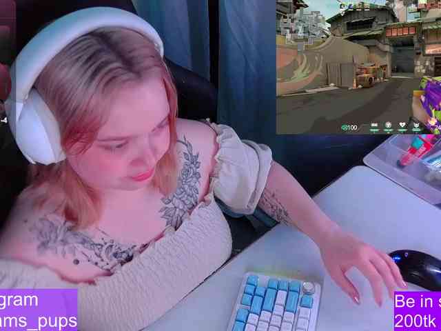 AlinaAdams webcam