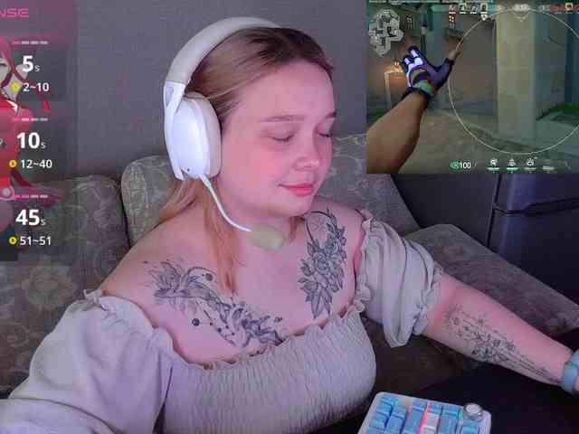 AlinaAdams webcam