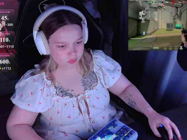 alinaadams's live room