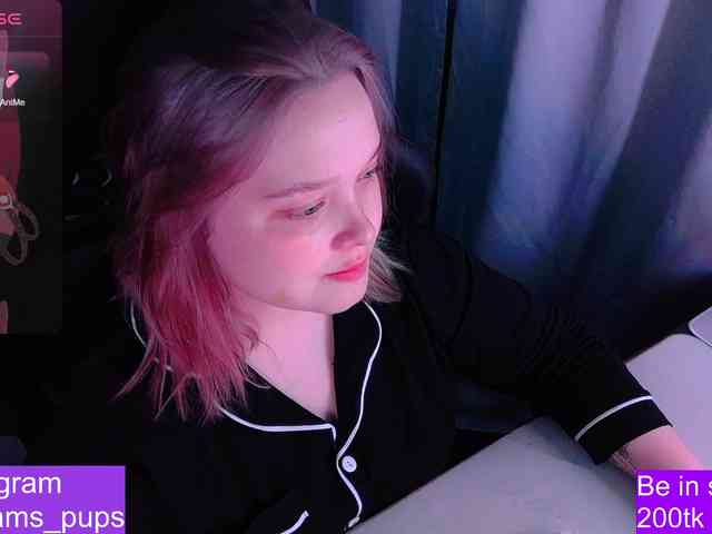 AlinaAdams webcam