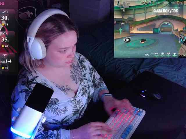 AlinaAdams webcam