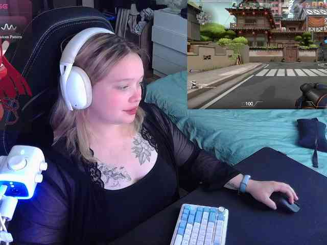 AlinaAdams webcam