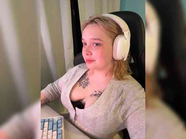 AlinaAdams webcam