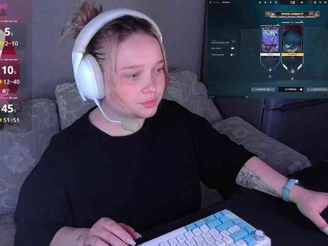 AlinaAdams webcam