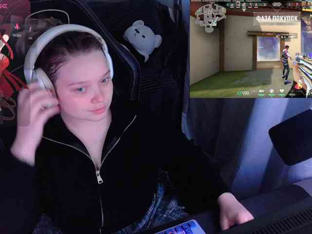 AlinaAdams webcam